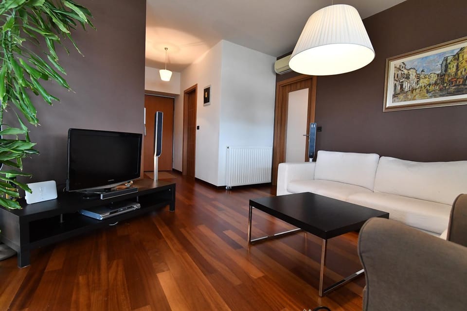 Communal lounge/ TV room, Living room