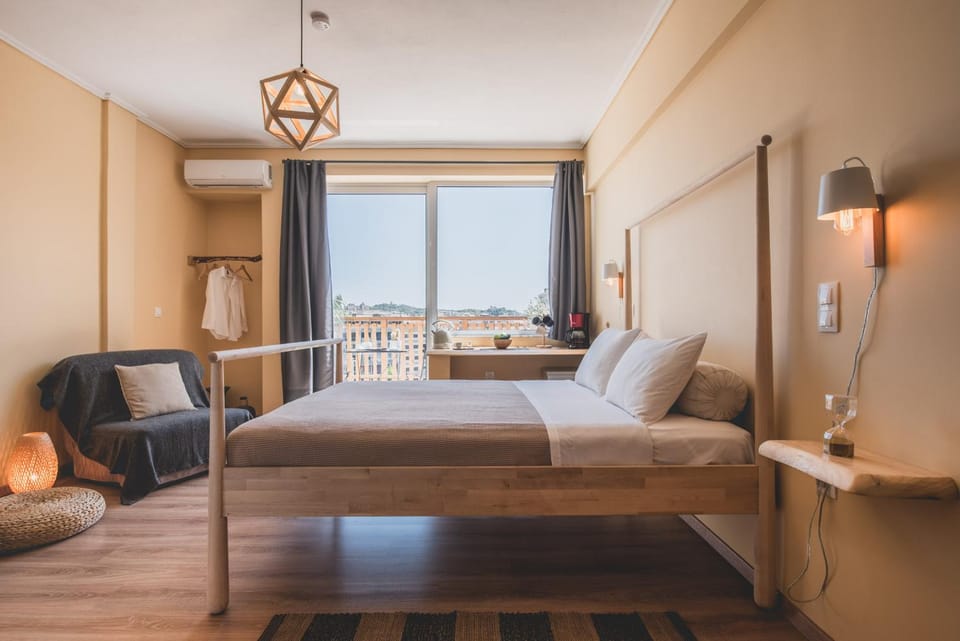 Bedroom, City view