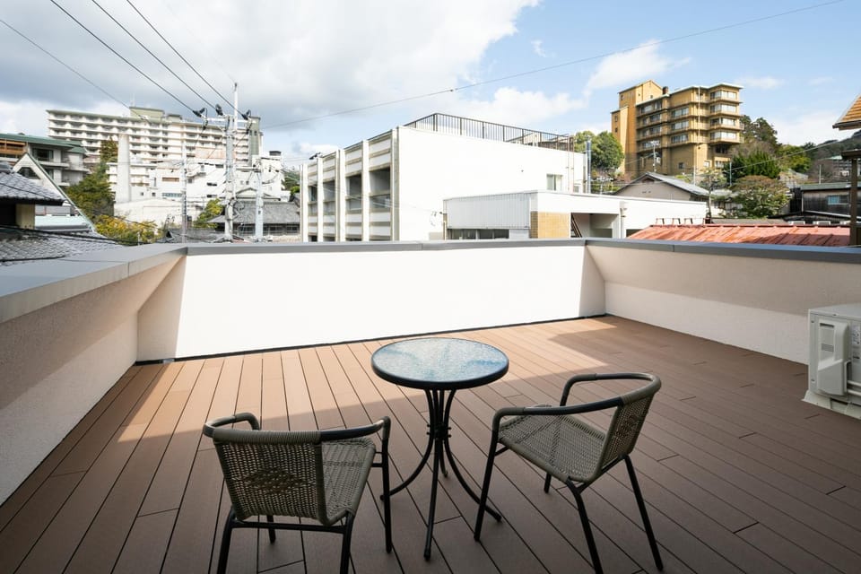 Balcony/Terrace, City view