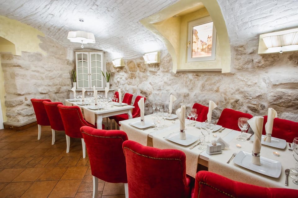 Restaurant/places to eat, Banquet/Function facilities