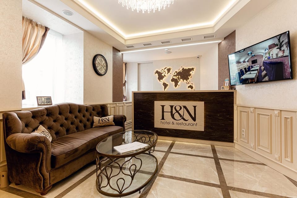 Staff, Property logo or sign, Lobby or reception, Other, Logo/Certificate/Sign, Text overlay