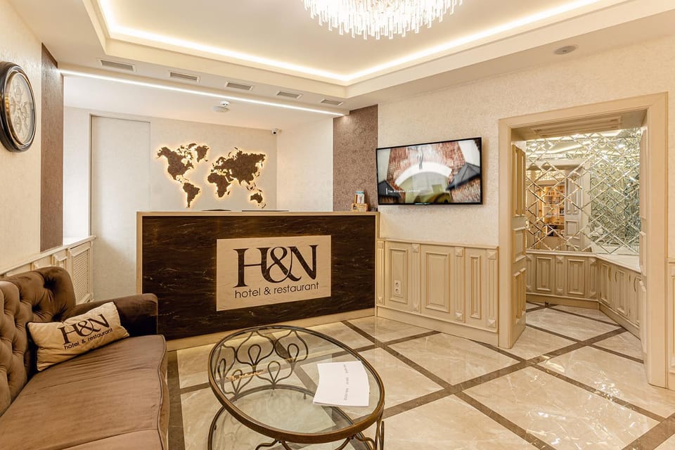 Property building, Staff, Communal lounge/ TV room, Lobby or reception