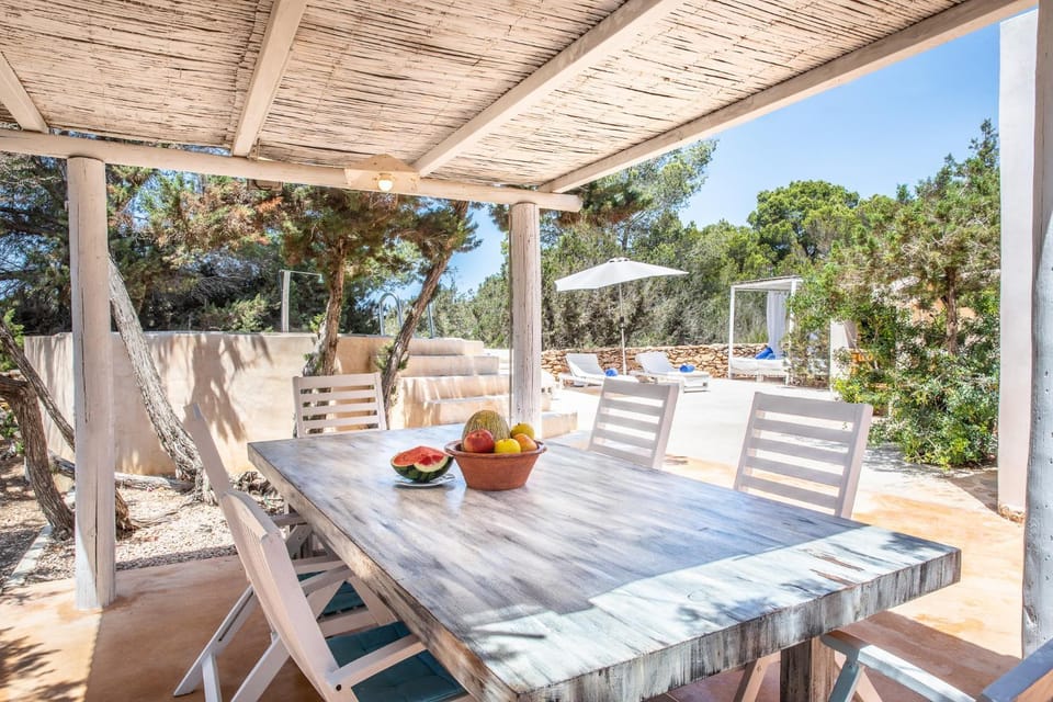 Seating area, Dining area, Garden view, Swimming pool