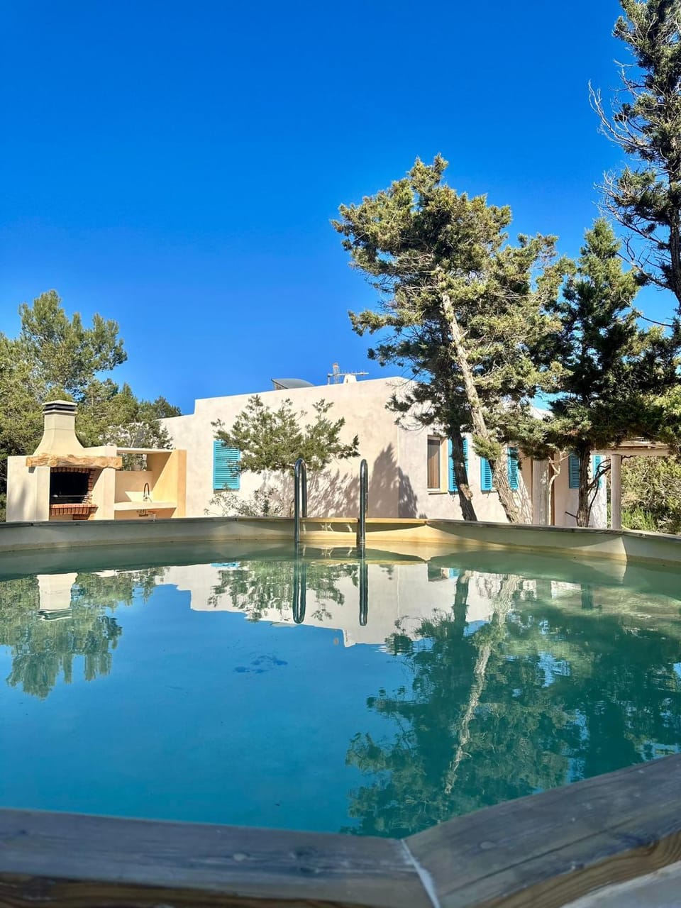 Day, Swimming pool