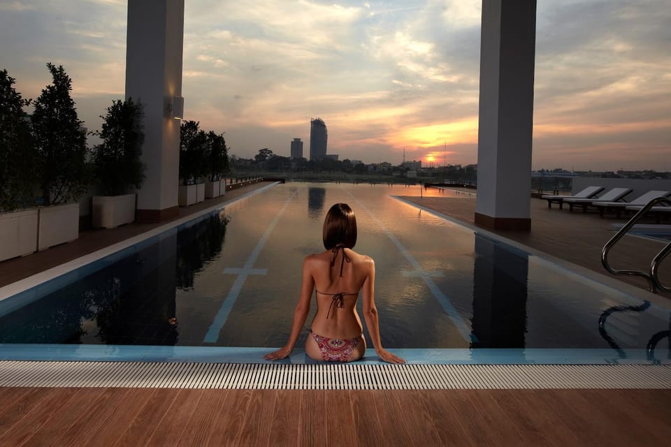 Guests, Swimming pool, Sunset
