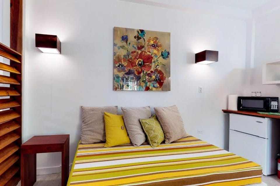 Rainforest Suite at Casa DV Suites -Gold Standard Certified Apartment in Belize District