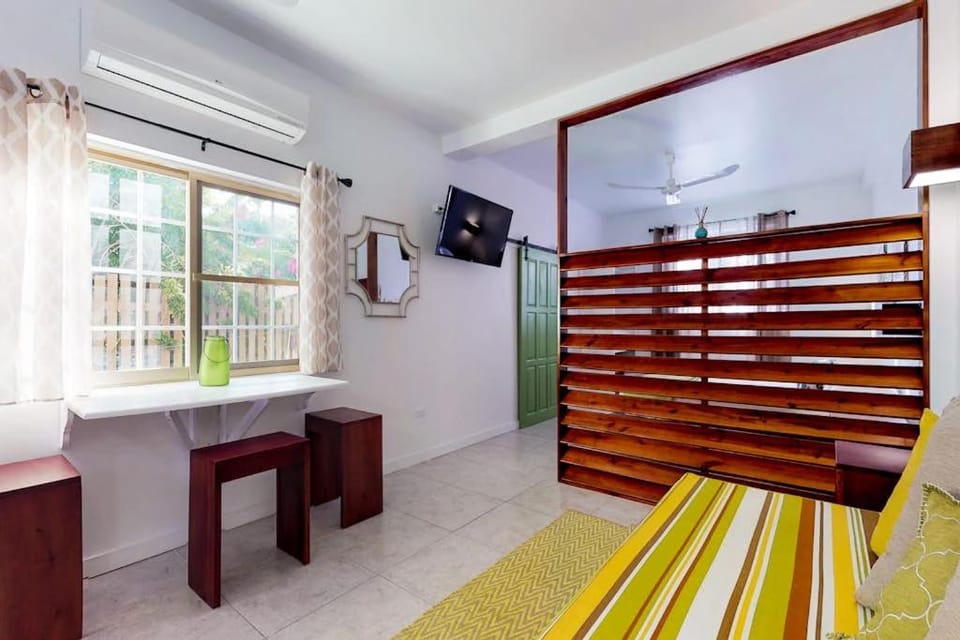 Rainforest Suite at Casa DV Suites -Gold Standard Certified Apartment in Belize District