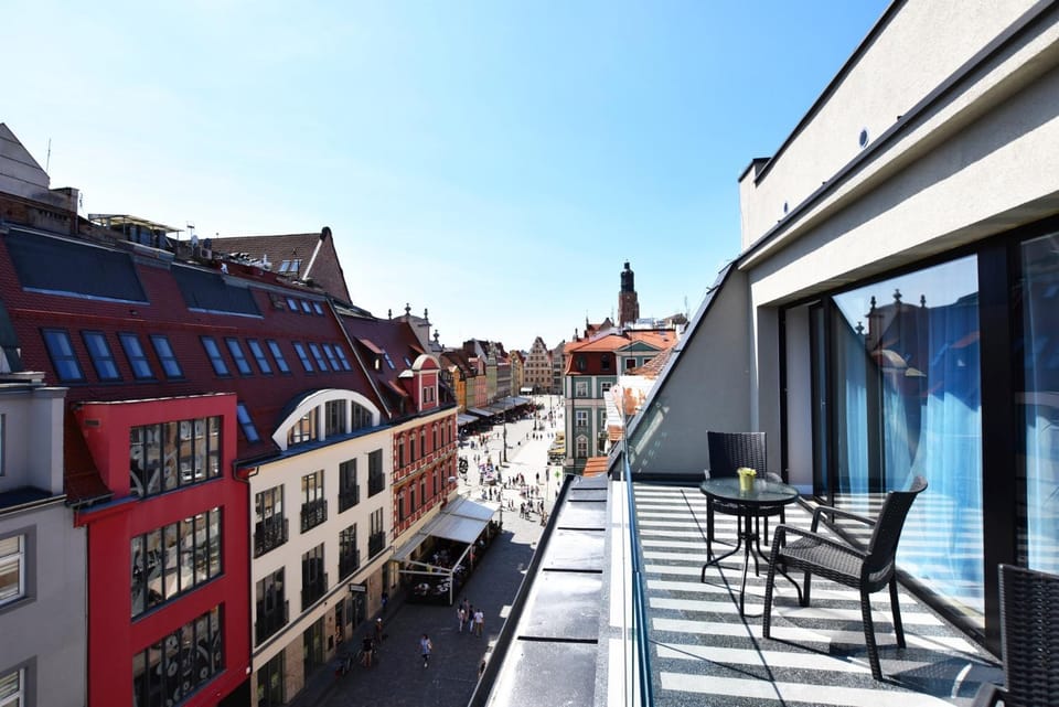 City view, Street view