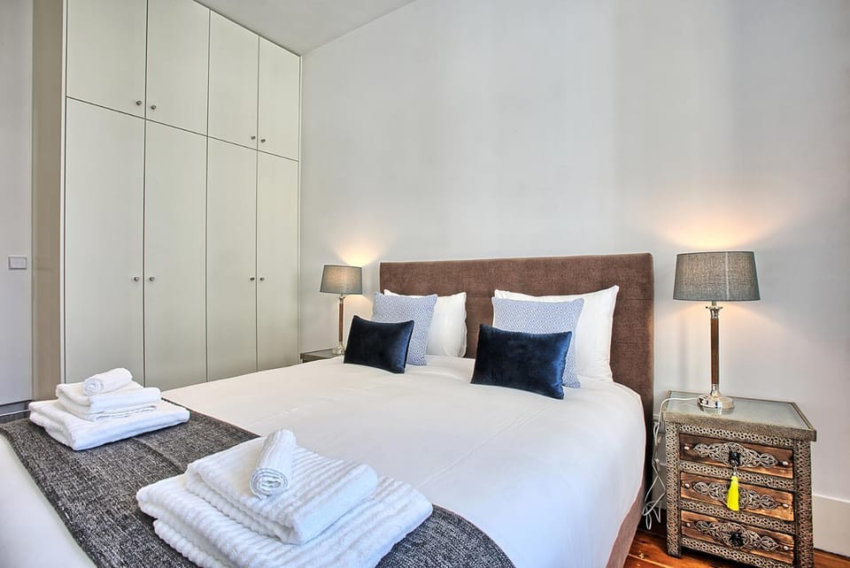 MyPlaceLisbon - Luxury Trindade III Apartment in Lisbon