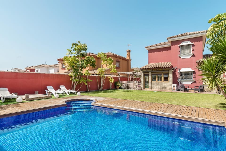 Property building, Swimming pool