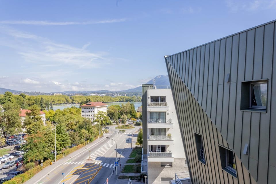 LE TRESUM - Garage, Balcon & Vue lac! Apartment in Annecy