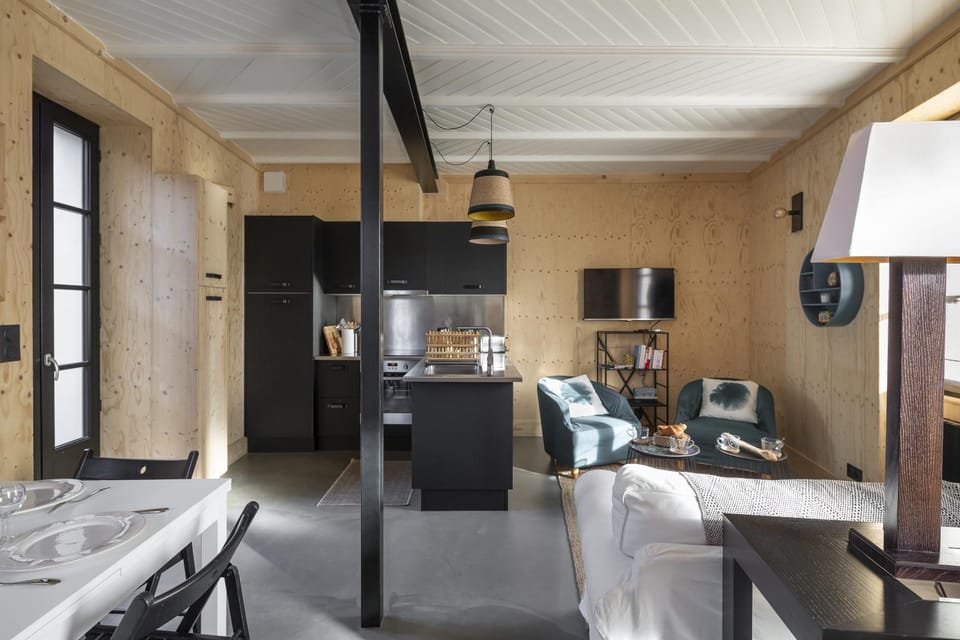 Kitchen or kitchenette, Living room