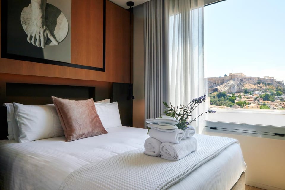 Bed, Natural landscape, View (from property/room), Photo of the whole room, Bedroom, City view, Mountain view, towels