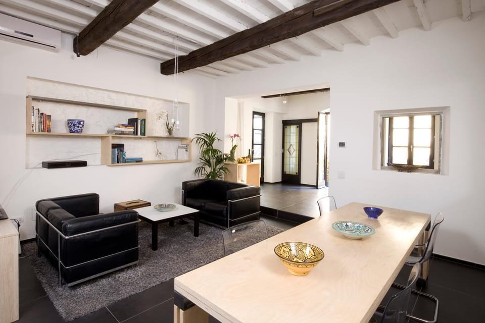 Living room, Lounge or bar, Seating area, Dining area