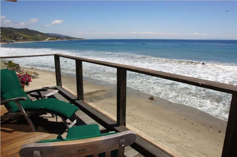 Day, Natural landscape, View (from property/room), Balcony/Terrace, Beach, Mountain view, Sea view, sunbed