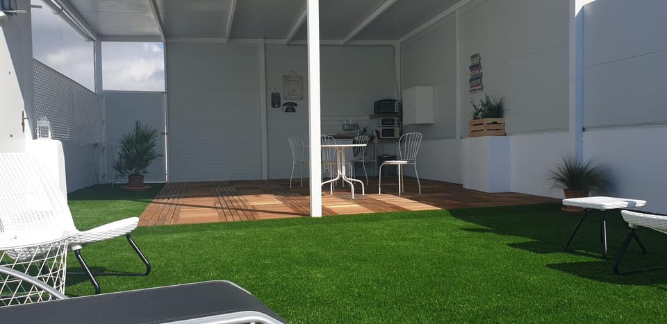 Balcony/Terrace, Communal kitchen