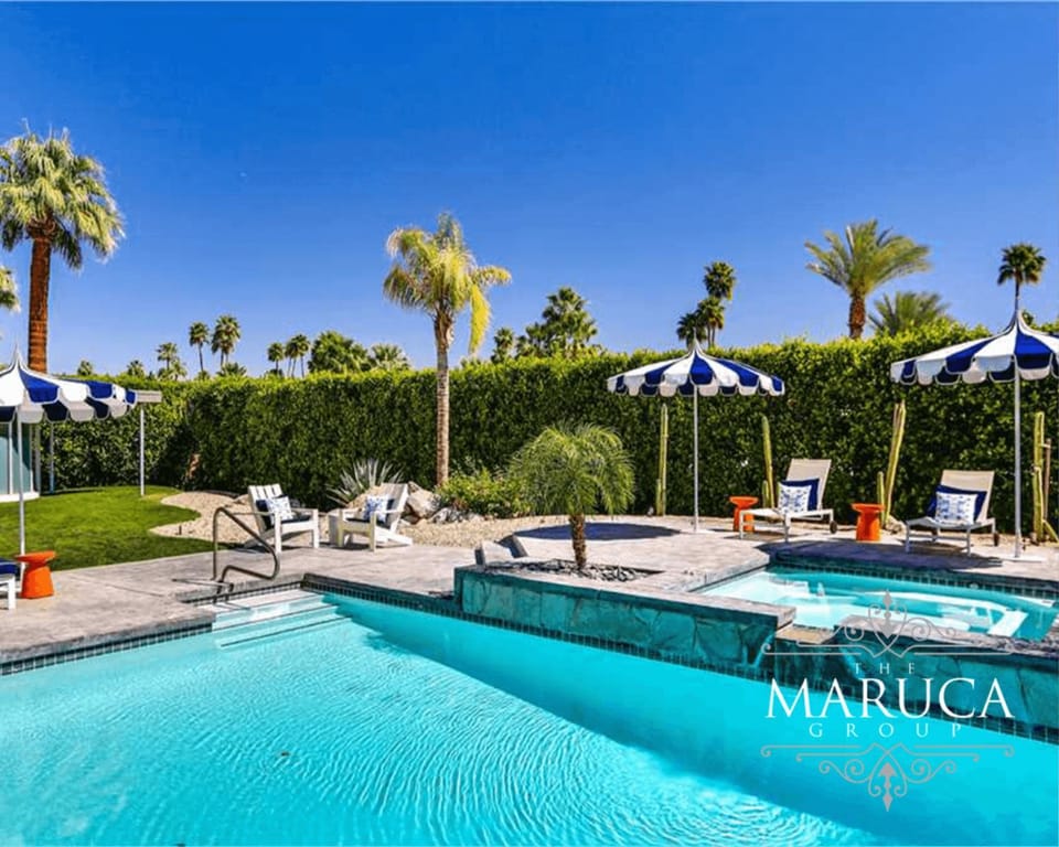 Hot Tub, Seating area, Garden view, Pool view, Swimming pool, sunbed