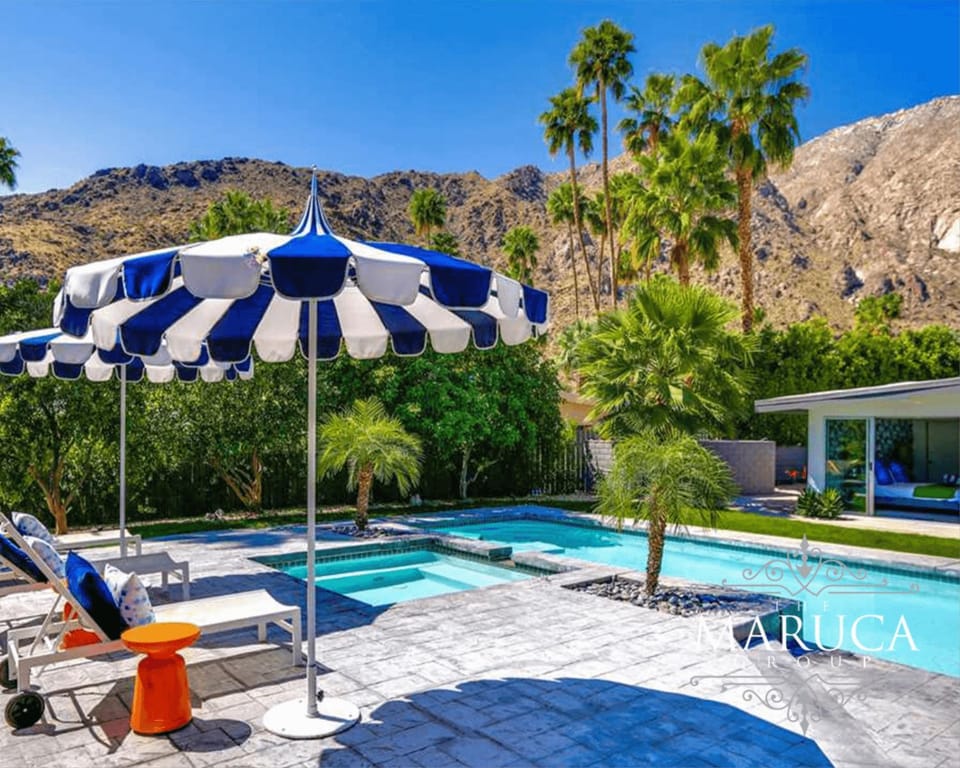 Day, Hot Tub, Mountain view, Pool view, Swimming pool, sunbed