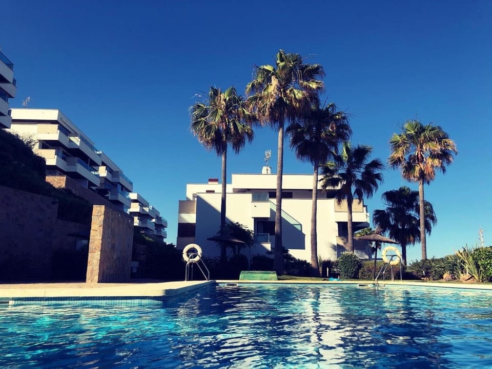 Swimming pool, Swimming pool