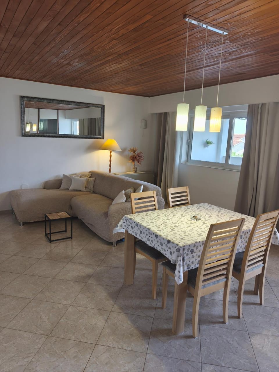 apartman Mijic Apartment in Okrug Gornji