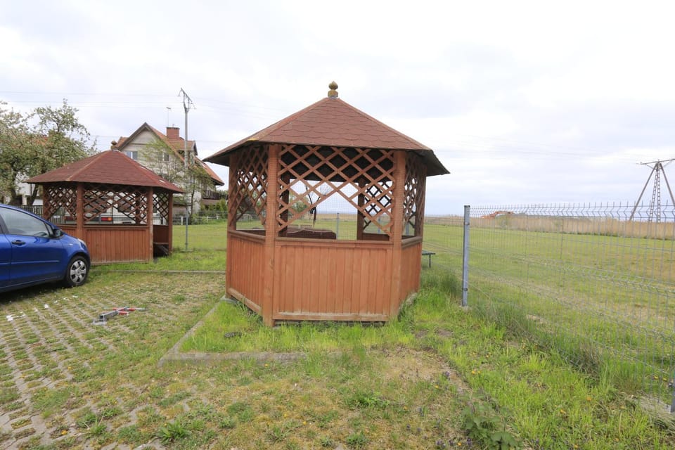 BBQ facilities, Parking