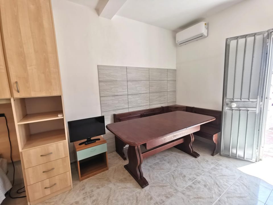 Dining area, Bedroom