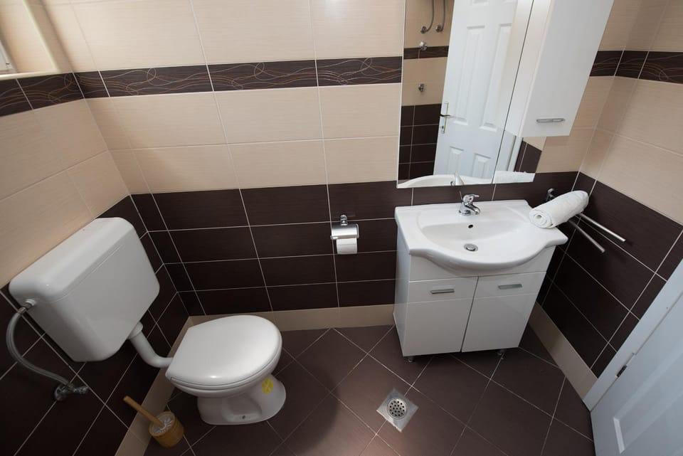 Toilet, Bathroom
