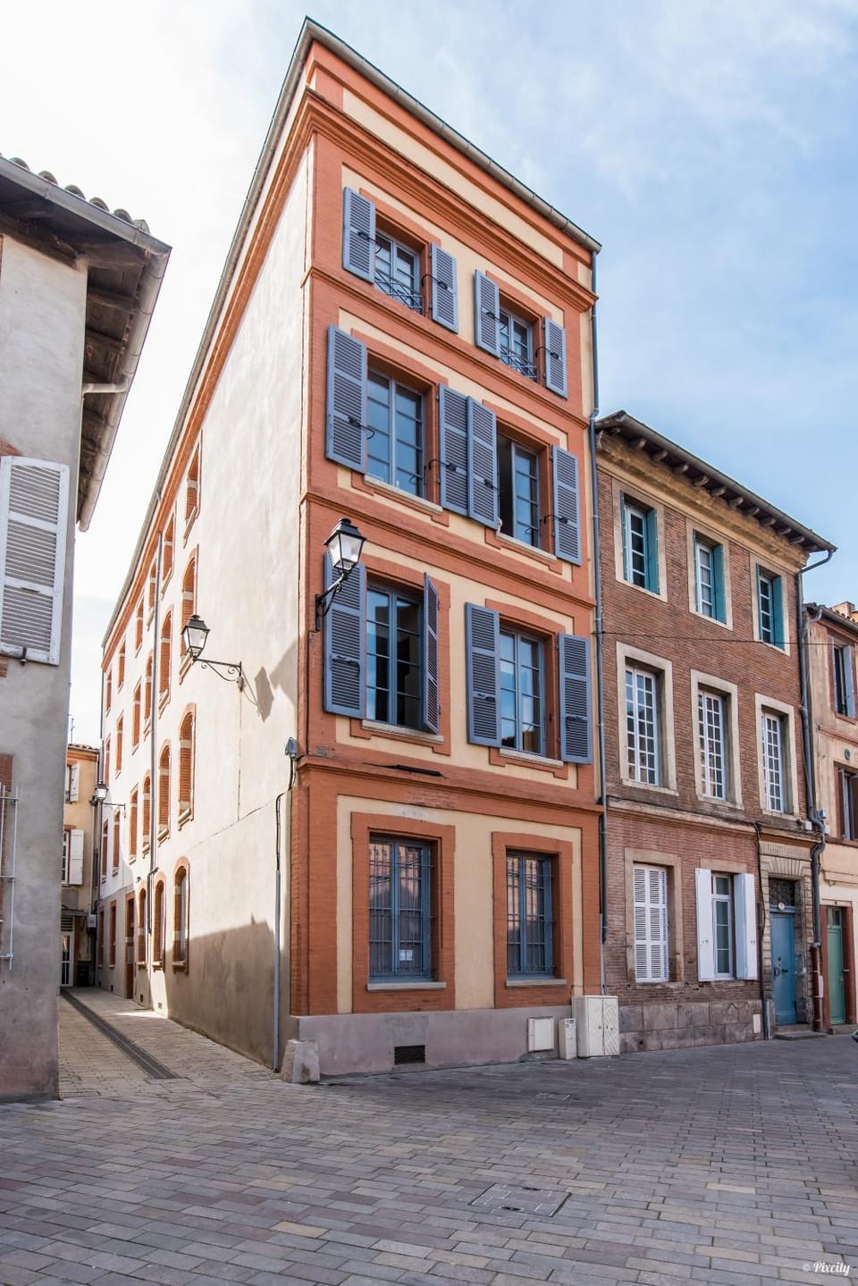 Property building, Facade/entrance