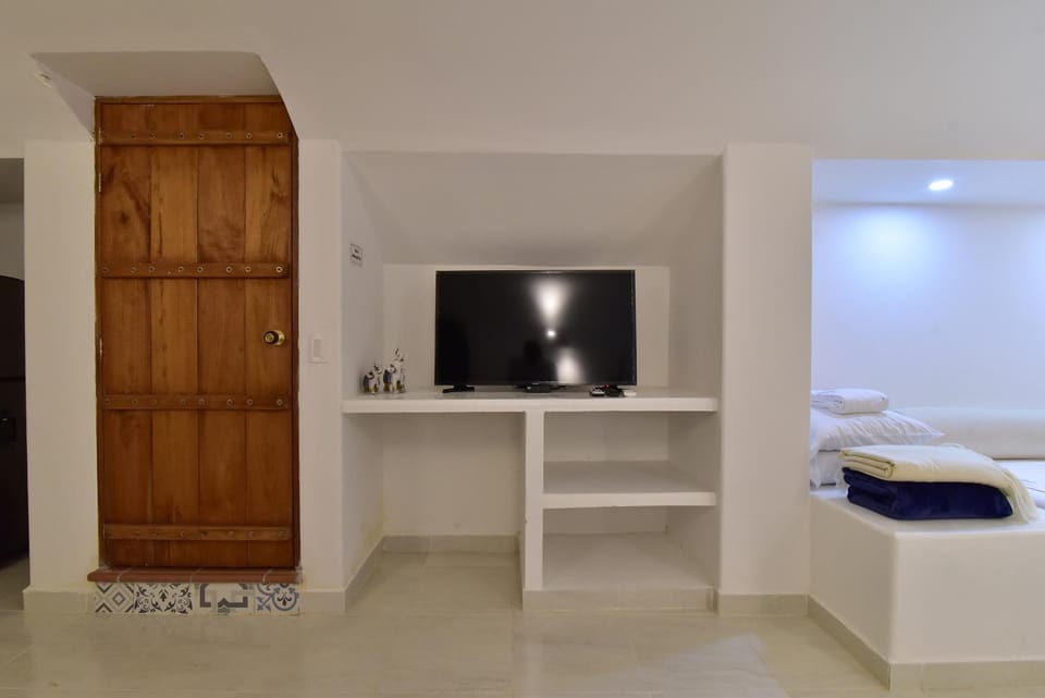 TV and multimedia, Bedroom, hair dresser