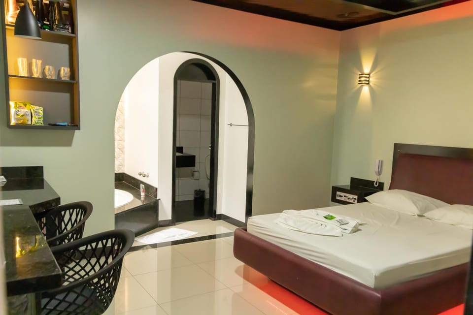 Bed, Photo of the whole room, Dining area, Bedroom, Breakfast, towels