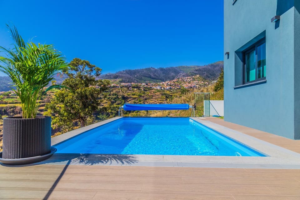 Natural landscape, Mountain view, Pool view, Swimming pool