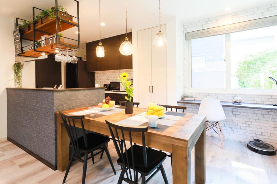 Kitchen or kitchenette, Living room, Seating area, Dining area