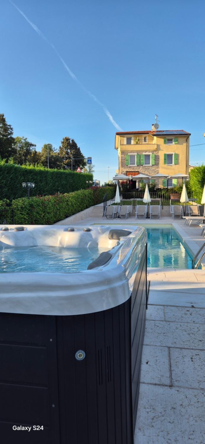 GARDAWORLD Bed and Breakfast in Lake Garda