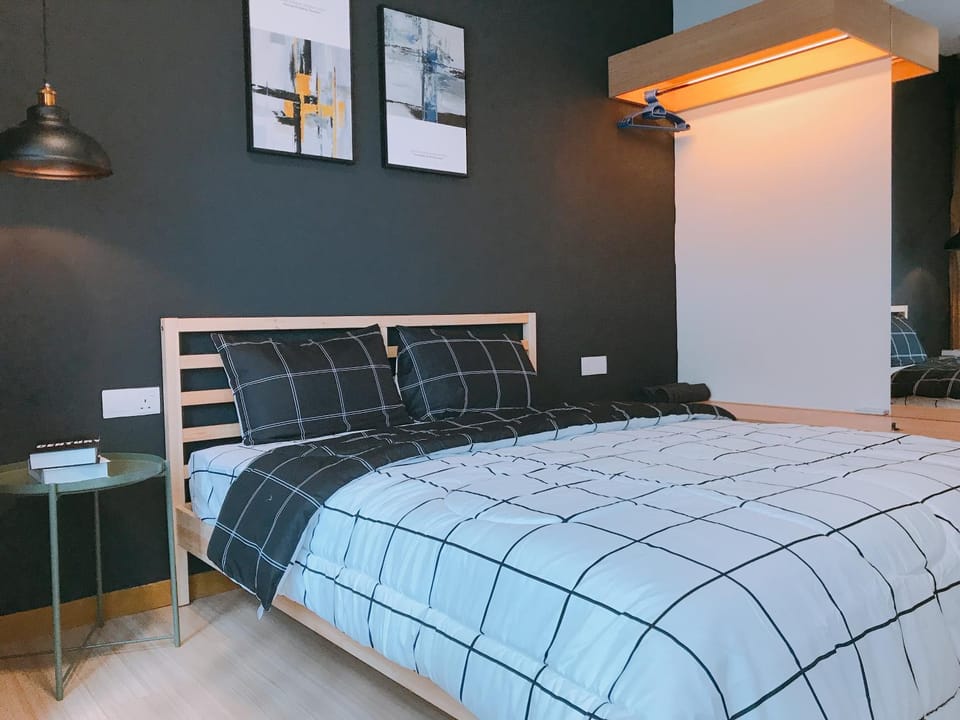 Bed, Bedroom
