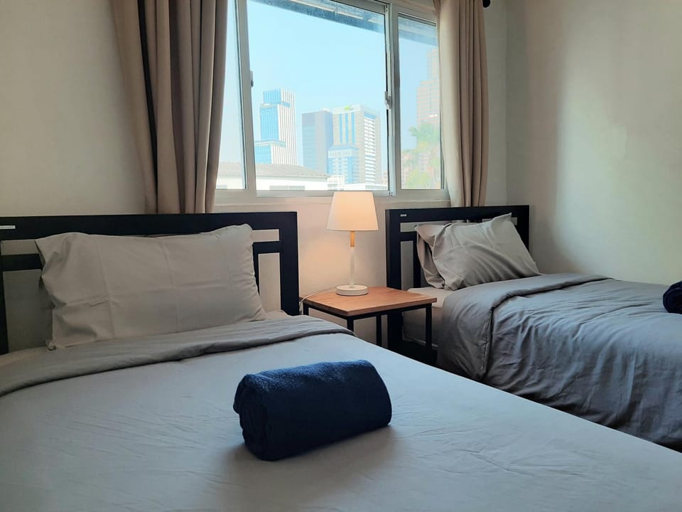 Pingplalee Female House Bed and Breakfast in Bangkok