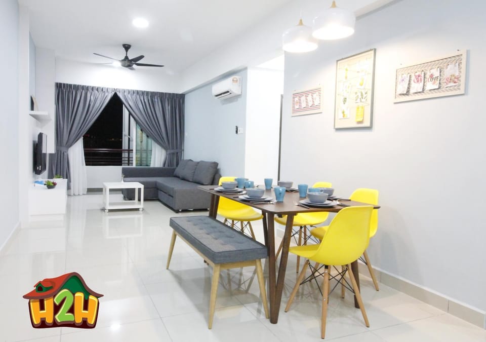 Living room, Seating area, Dining area
