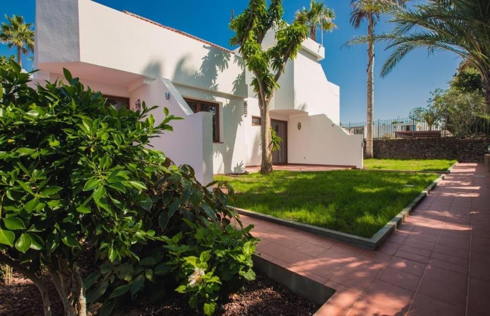 Luxury Villa Playa De Las Americas First Line Villa in Playa de las Americas