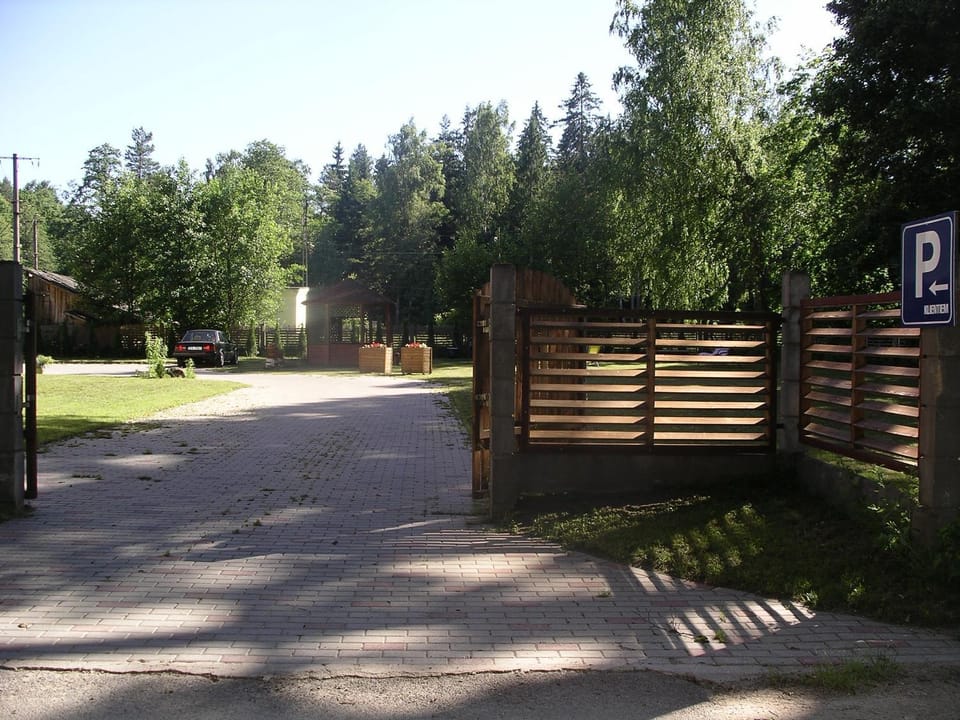 Area and facilities, Parking