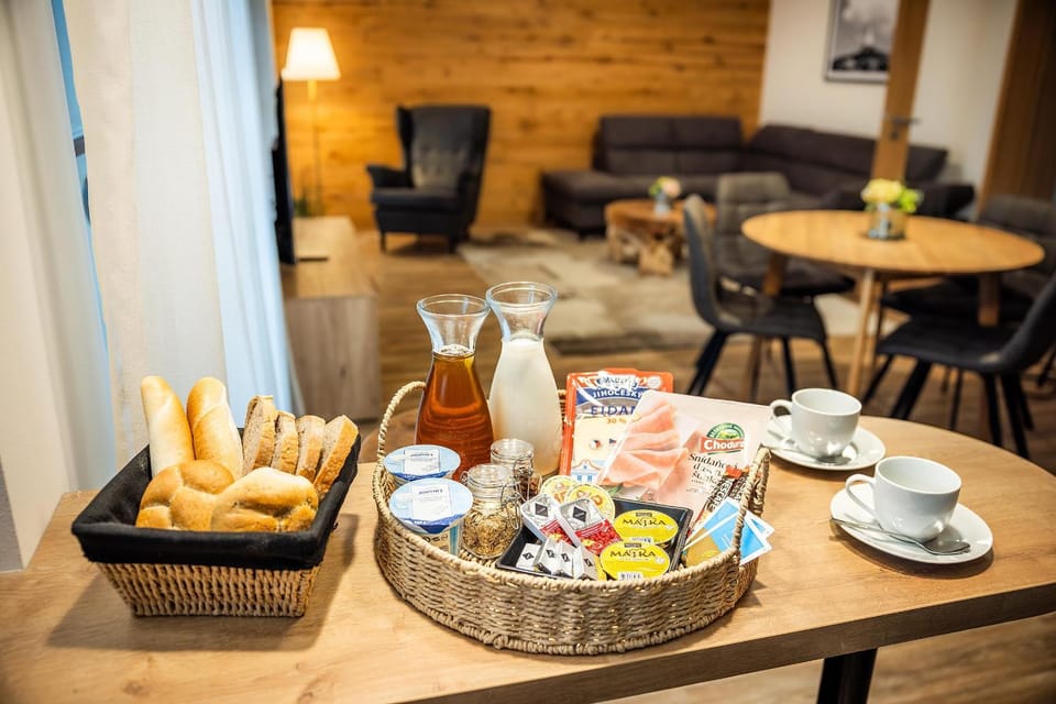 Breakfast, Continental breakfast