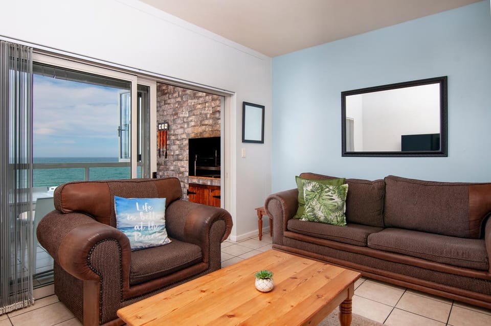 TV and multimedia, Seating area, Sea view