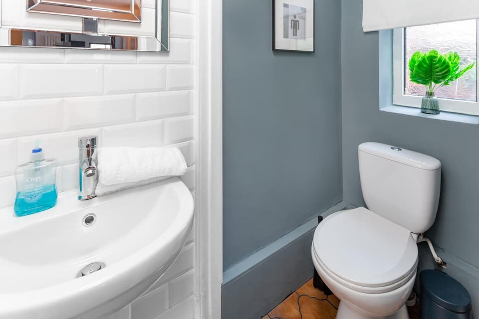 Toilet, Bathroom