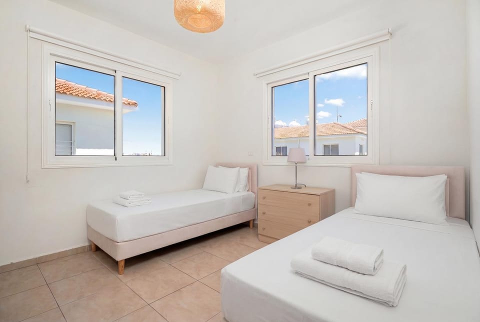 SunnyCozy Family Apartment Walk to the Beach Apartment in Paralimni