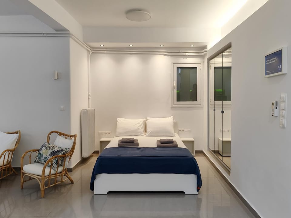 Bed, Living room