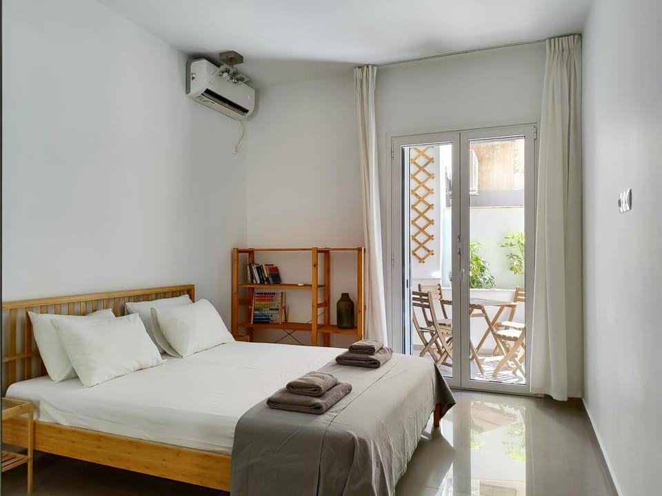 Balcony/Terrace, Bedroom, air conditioner