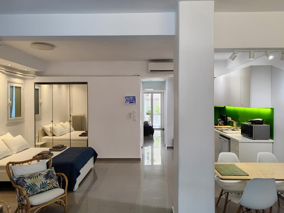 Bed, Kitchen or kitchenette, Living room, Dining area, air conditioner