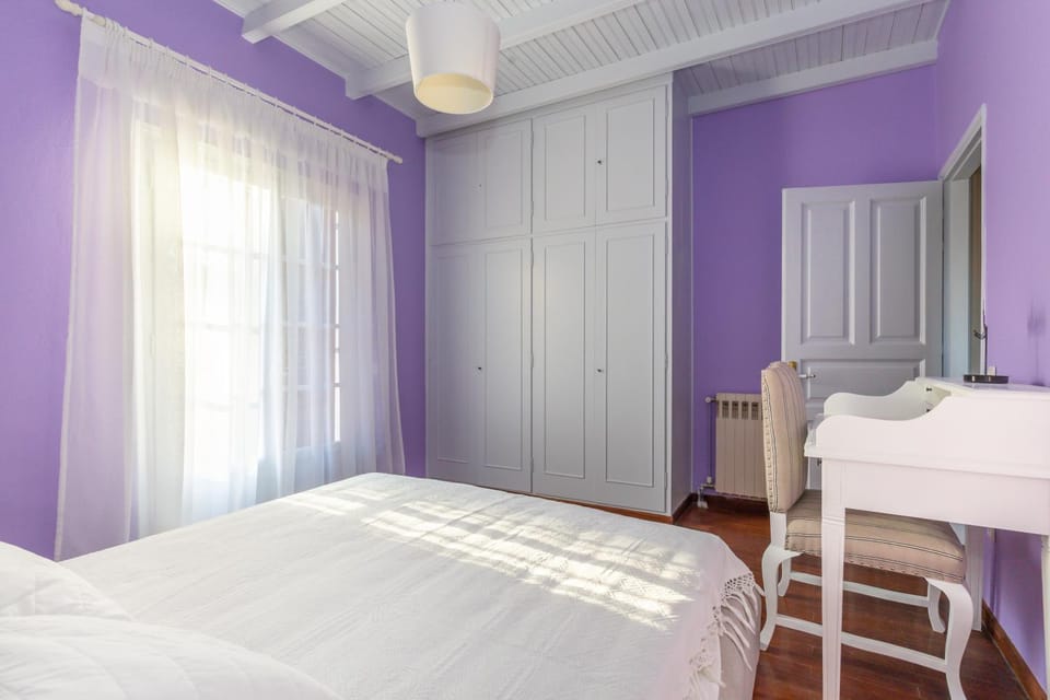 Photo of the whole room, Decorative detail, Bedroom