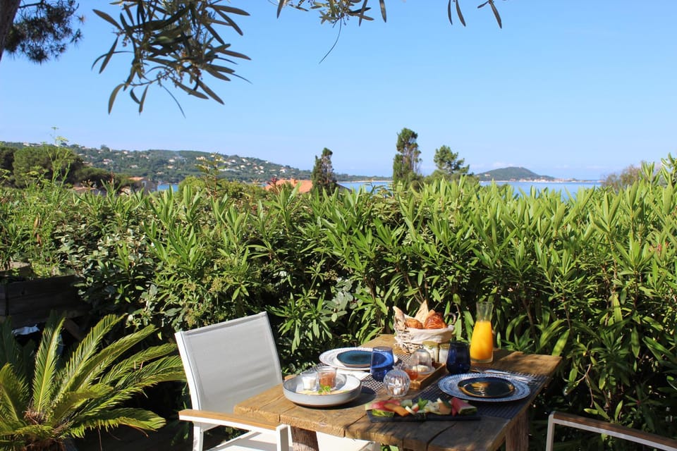 Sea view, Breakfast