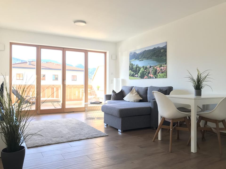 Living room, Mountain view