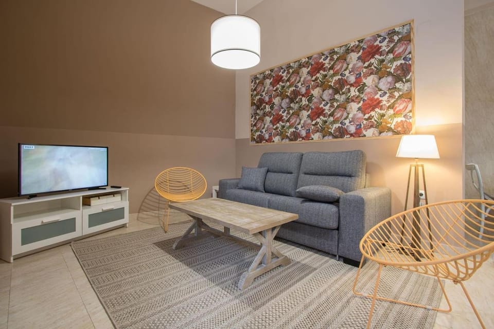 Living room, Photo of the whole room, Seating area