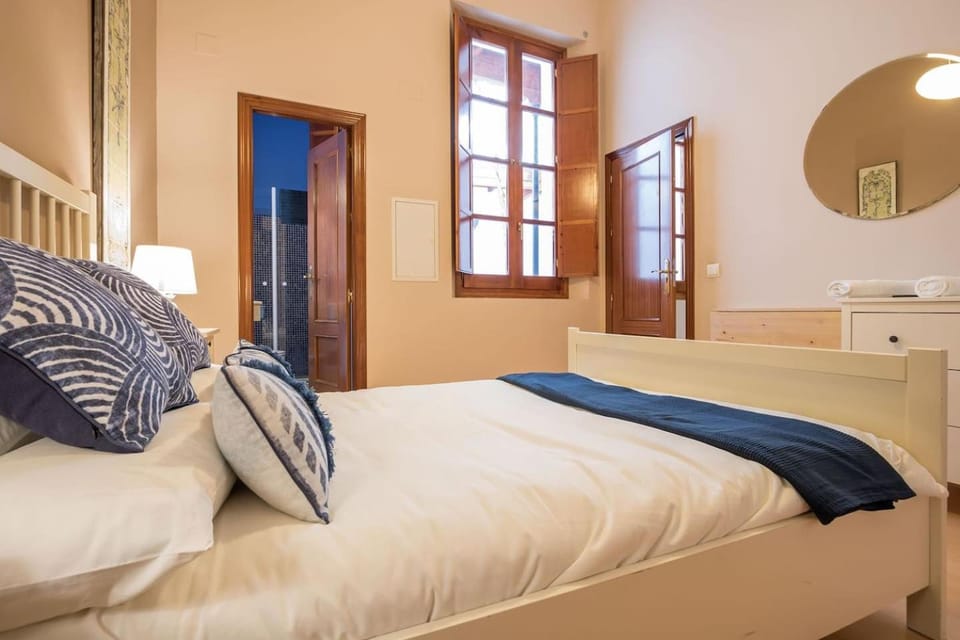 Bed, Photo of the whole room